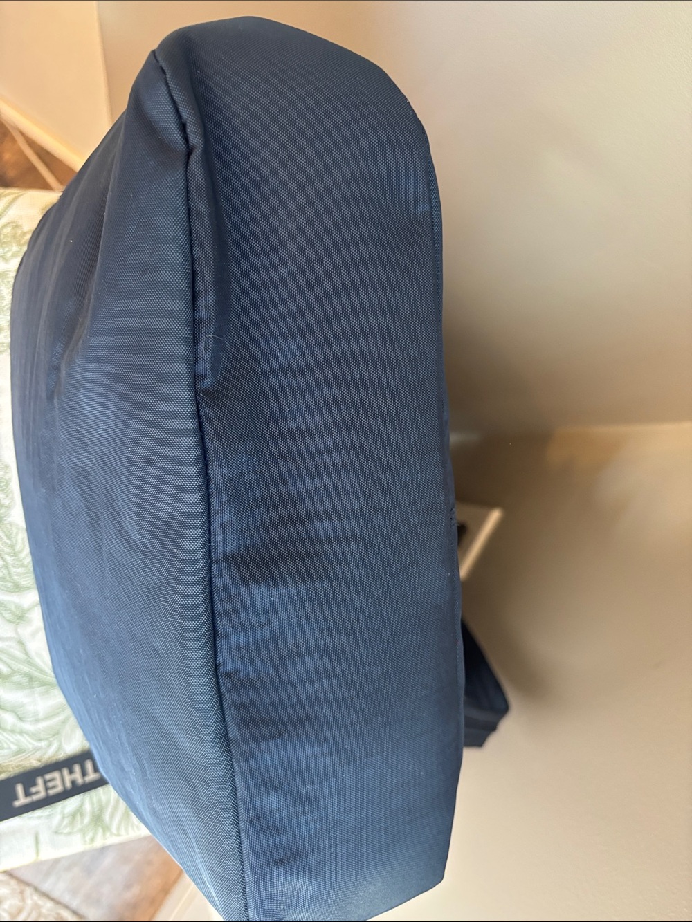 New with tags!Beautiful Travelon Anti-Theft Signature Compartment Crossbody Bag - Picture 6 of 7